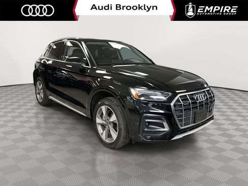 Used 2023 Audi Q5 2.0T Premium w/ Convenience Package image 1