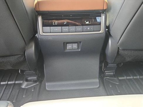 Used 2025 Lexus GX 550 w/ Cold Area Package AWD/4WD image 17