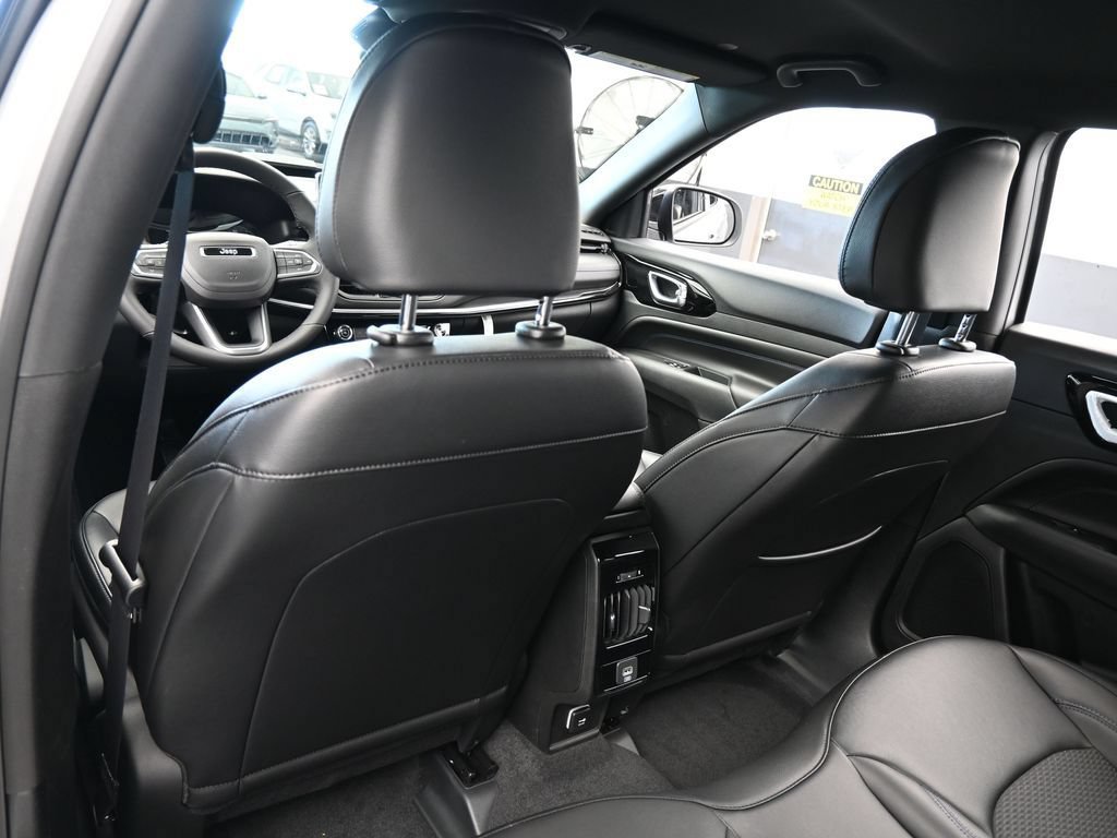 New 2026 Jeep Compass Latitude AWD/4WD image 26