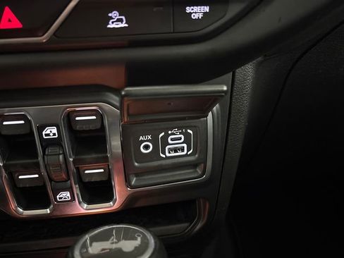 Used 2021 Jeep Wrangler Unlimited Sahara w/ Uconnect 4C Nav & Sound Group image 47