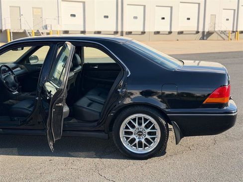 Used 1997 Acura RL FWD image 9