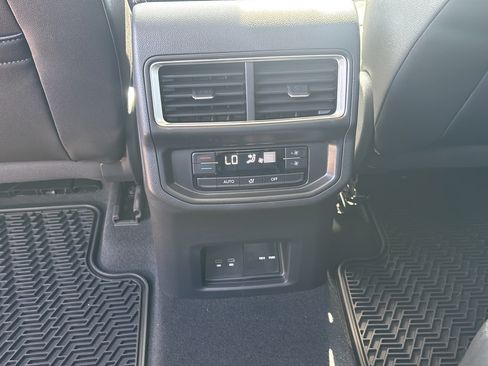 New 2026 Volkswagen Atlas SE FWD image 17