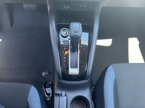 Used 2025 Nissan Versa SV FWD image 39