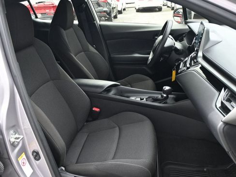 Used 2019 Toyota C-HR LE FWD image 15