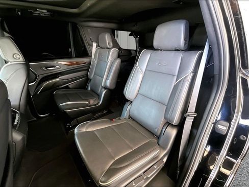 Used 2023 Cadillac Escalade Premium Luxury w/ Performance Package AWD/4WD image 19