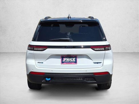 Used 2024 Jeep Grand Cherokee Trailhawk AWD/4WD image 7