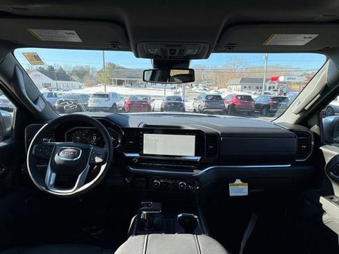 New 2026 GMC Sierra 1500 SLT image 19