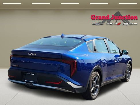 Used 2025 Kia K4 FWD image 4