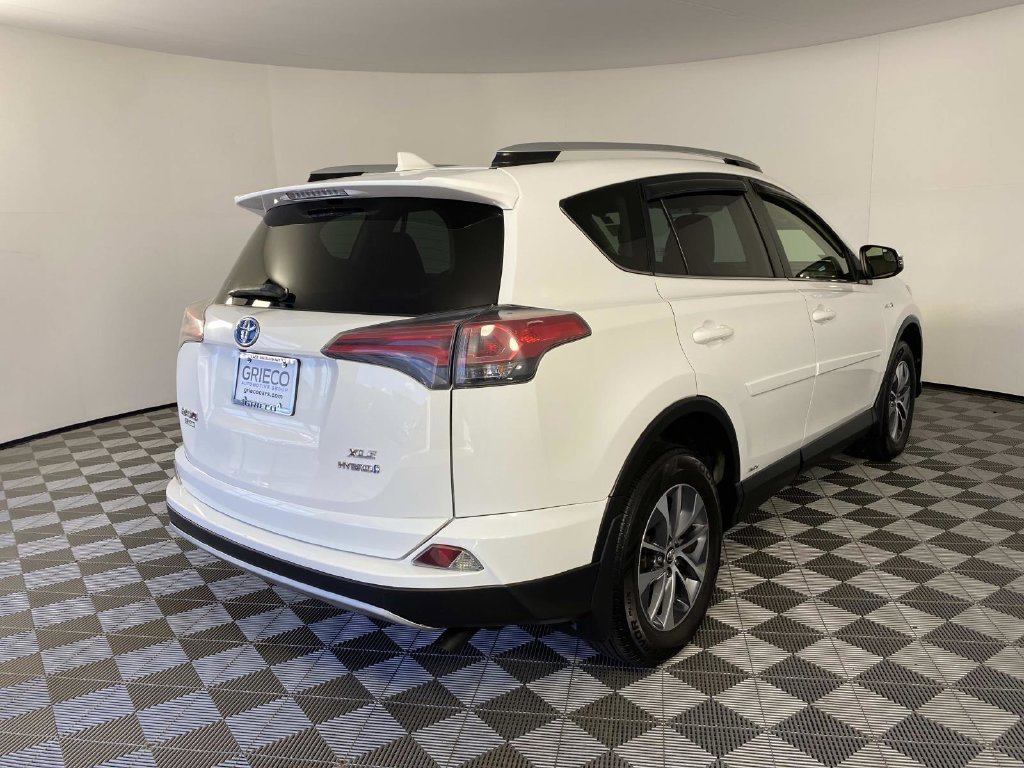 Used 2016 Toyota RAV4 XLE AWD/4WD image 10