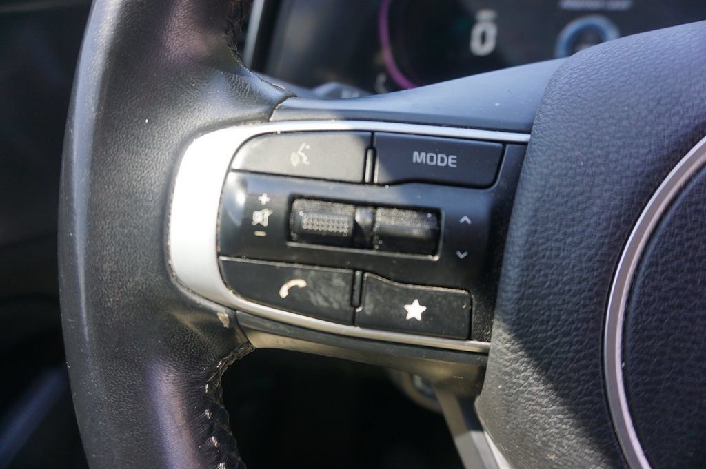 Used 2024 Kia Sportage EX FWD image 8