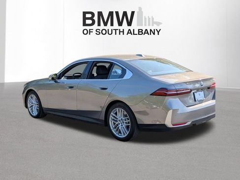 Used 2024 BMW 530i xDrive w/ Premium Package AWD/4WD image 6