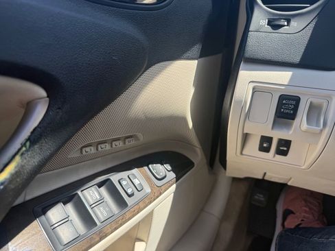 Used 2010 Lexus IS 350C RWD image 25