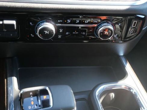 Used 2025 GMC Sierra 1500 Elevation w/ Preferred Package image 18