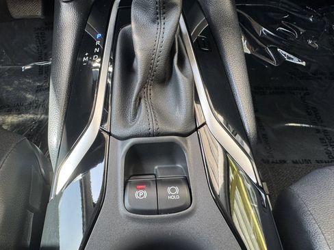 Used 2023 Toyota Corolla Cross XLE image 24