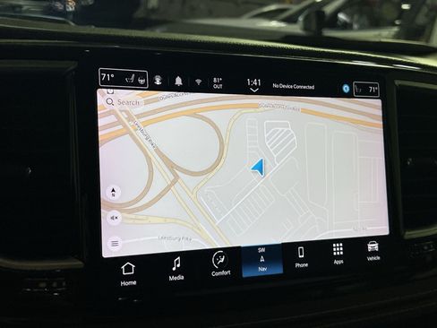 Used 2022 Chrysler Pacifica Limited w/ Uconnect Theater Family Group FWD image 21