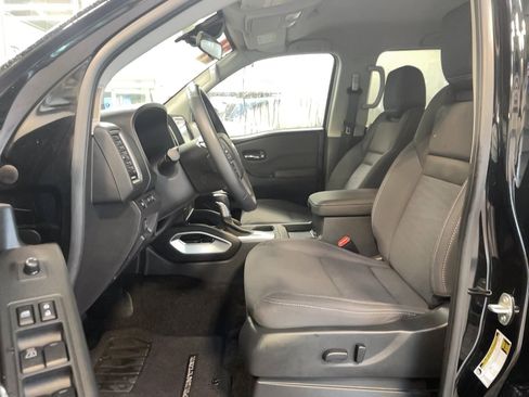 Used 2024 Nissan Frontier SV w/ Technology Package AWD/4WD image 14