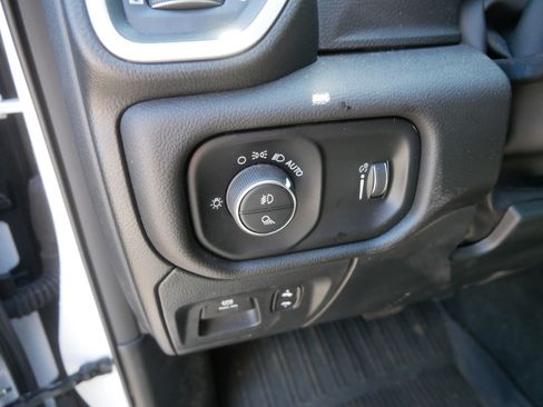Used 2023 RAM 1500 Big Horn AWD/4WD image 21