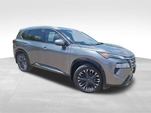 Certified 2024 Nissan Rogue Platinum AWD/4WD image 1