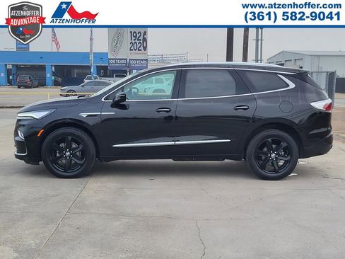 Used 2023 Buick Enclave Essence w/ Sport Touring Edition image 4