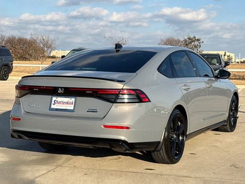 Used 2024 Honda Accord Sport image 9