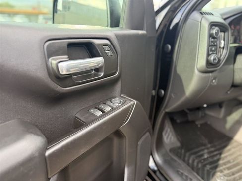 Used 2019 Chevrolet Silverado 1500 Custom Trail Boss AWD/4WD image 15