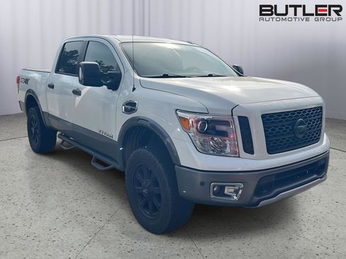 Used 2017 Nissan Titan PRO-4X image 5