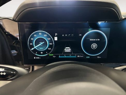 New 2025 Hyundai Elantra Limited image 24