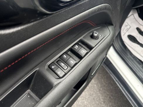 Used 2023 Jeep Compass Trailhawk w/ Trailhawk Convenience Group image 16