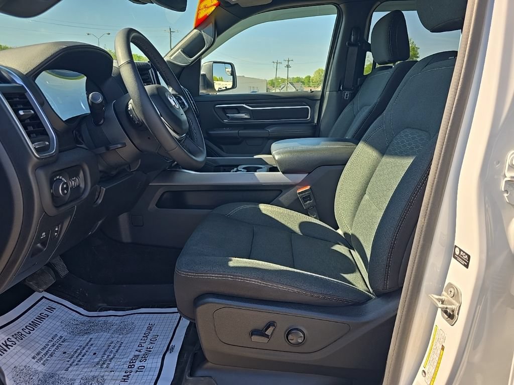 Used 2025 RAM 1500 Big Horn AWD/4WD image 16