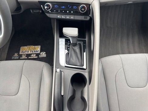 Used 2024 Hyundai Elantra SEL image 14