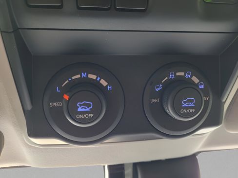 Certified 2023 Toyota 4Runner TRD Off-Road image 13