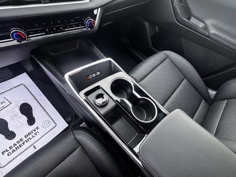 Used 2026 Chevrolet Equinox LT w/ Convenience Package II image 19