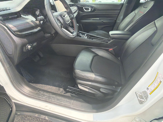 Used 2025 Jeep Compass Trailhawk AWD/4WD image 9