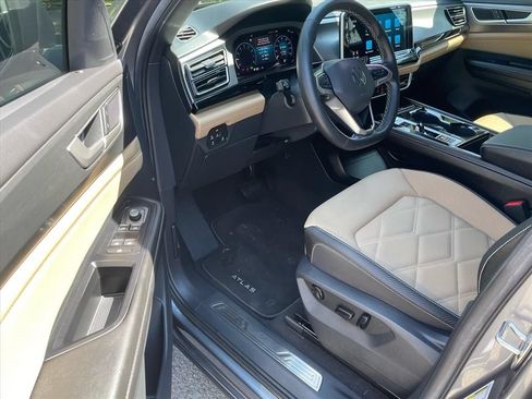 Used 2024 Volkswagen Atlas Cross Sport SE w/ Black Wheel Package FWD image 6