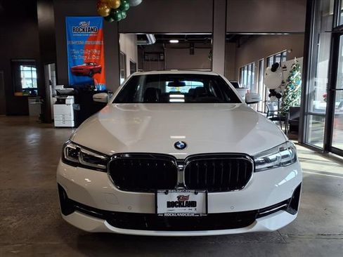 Used 2022 BMW 530i xDrive w/ Premium Package image 2