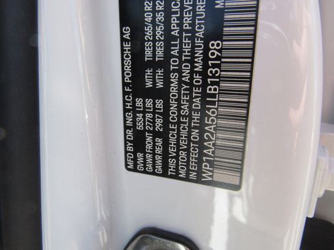 Used 2020 Porsche Macan Base image 31