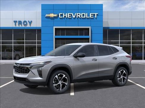 New 2026 Chevrolet Trax RS w/ Sunroof Package FWD image 2