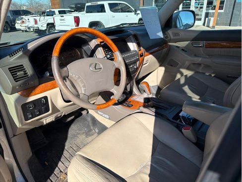 Used 2004 Lexus GX 470 image 2