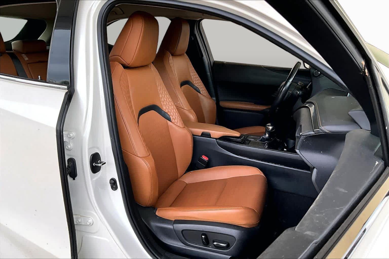 Used 2019 Lexus UX 200 FWD image 8
