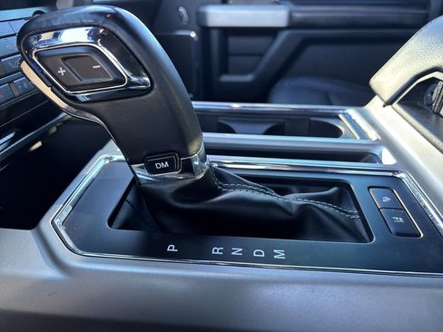 Used 2019 Ford F150 Lariat w/ Equipment Group 502A Luxury AWD/4WD image 25