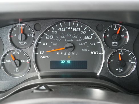 New 2025 Chevrolet Express 2500 w/ Driver Convenience Package RWD image 36