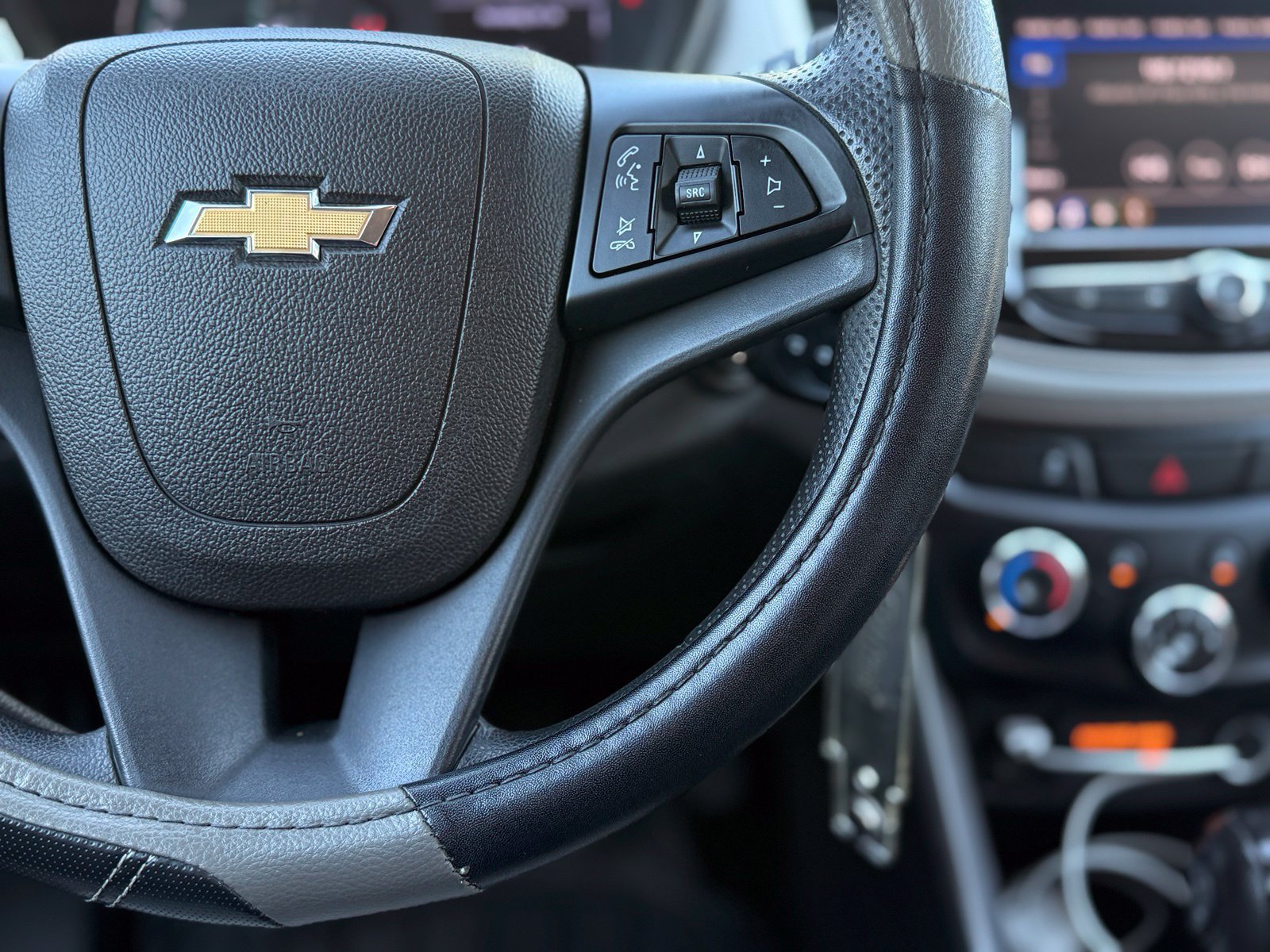 Used 2020 Chevrolet Trax LS w/ Tint and Cruise Package FWD image 26