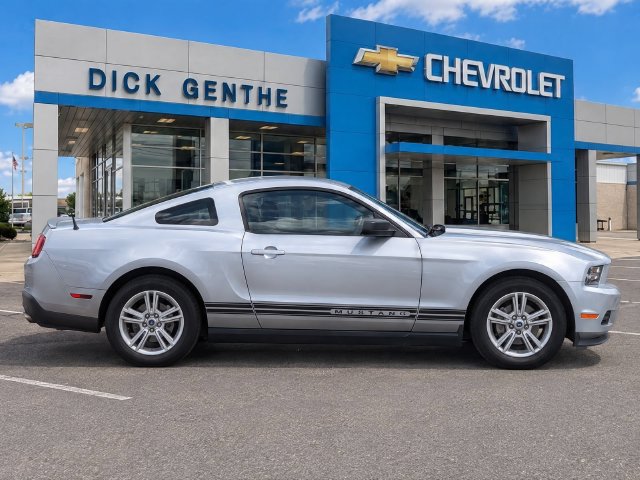 Used 2012 Ford Mustang Coupe RWD image 8