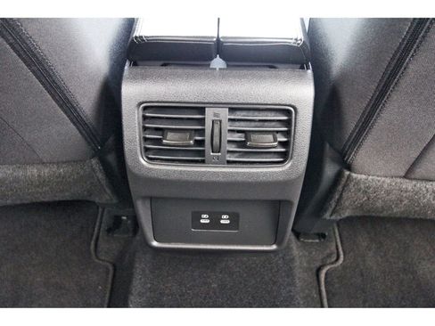 Used 2024 Nissan Rogue SV image 15