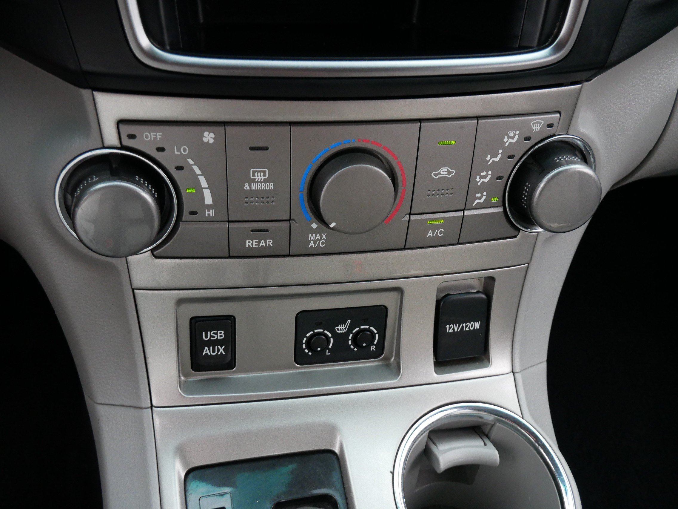 Used 2013 Toyota Highlander SE AWD/4WD image 23