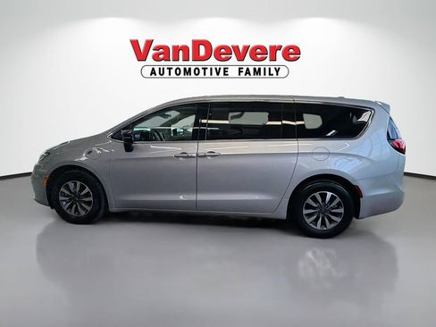 Used 2024 Chrysler Pacifica Limited FWD image 7