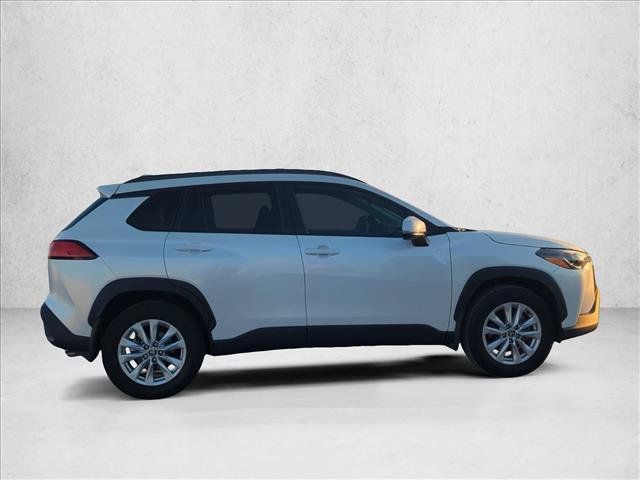 Certified 2024 Toyota Corolla Cross LE AWD/4WD image 4