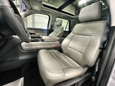 Used 2025 Ford Expedition Active AWD/4WD image 13