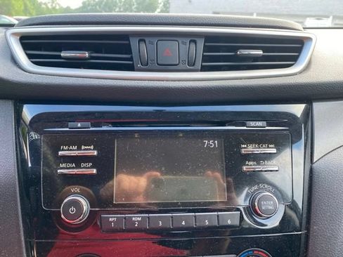 Used 2016 Nissan Rogue S AWD/4WD image 19