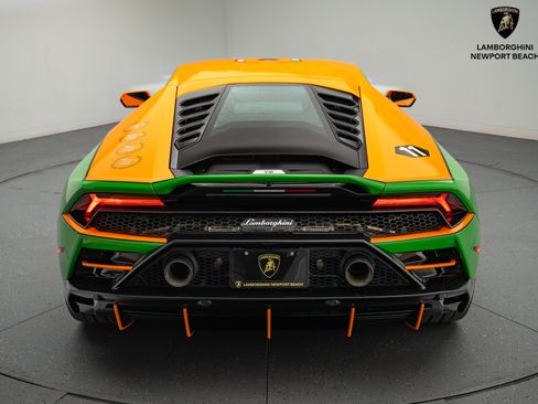 Used 2020 Lamborghini Huracan EVO image 19